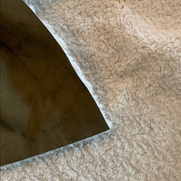 White and Brown Sherpa-Lined Corduroy Vest - Picture 5 of 5